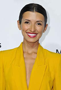 How tall is India De Beaufort?